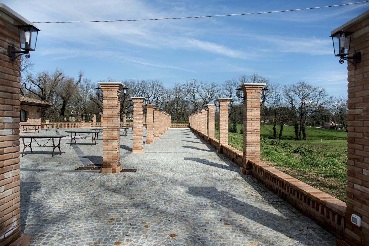 La Tenuta Di Trimalcione Pofi Buitenkant foto